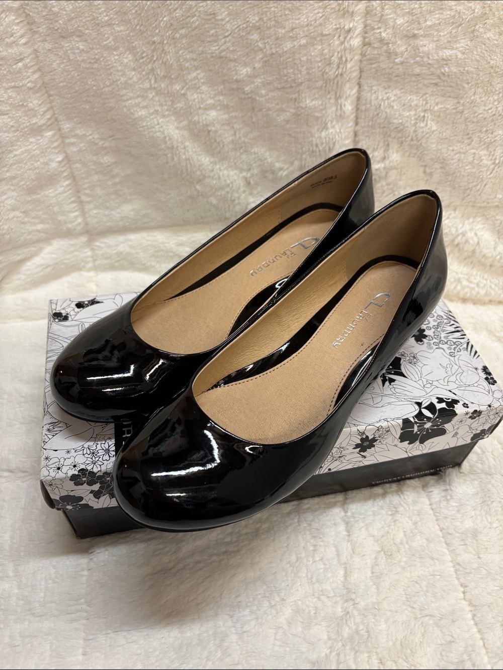 CL By Laundry Black Patent "Marcie" Wedge Shoes - Size 8
